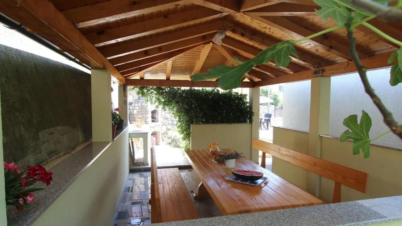 Apartment Grahovac 4 Malinska Croatia