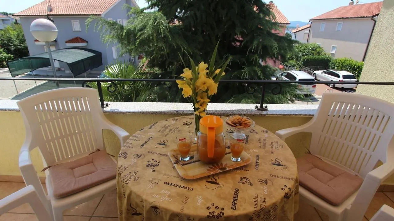 Apartment Grahovac 4 Malinska 0*,  Croatia